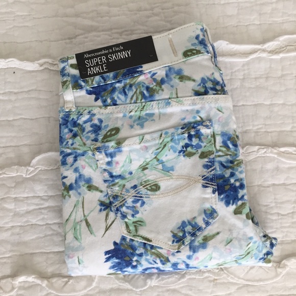 SOLD HP▪️Abercrombie and Fitch Floral Skinny Jeans - Picture 6 of 8